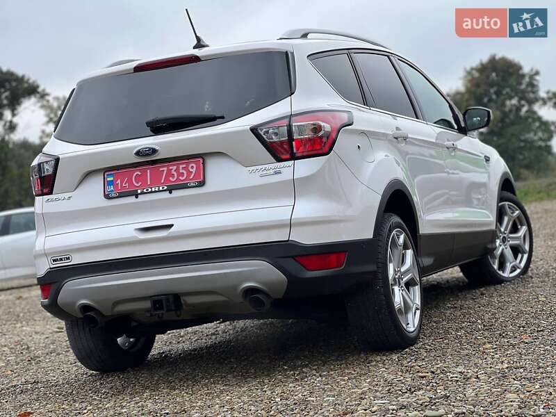 Внедорожник / Кроссовер Ford Escape 2018 в Стрые