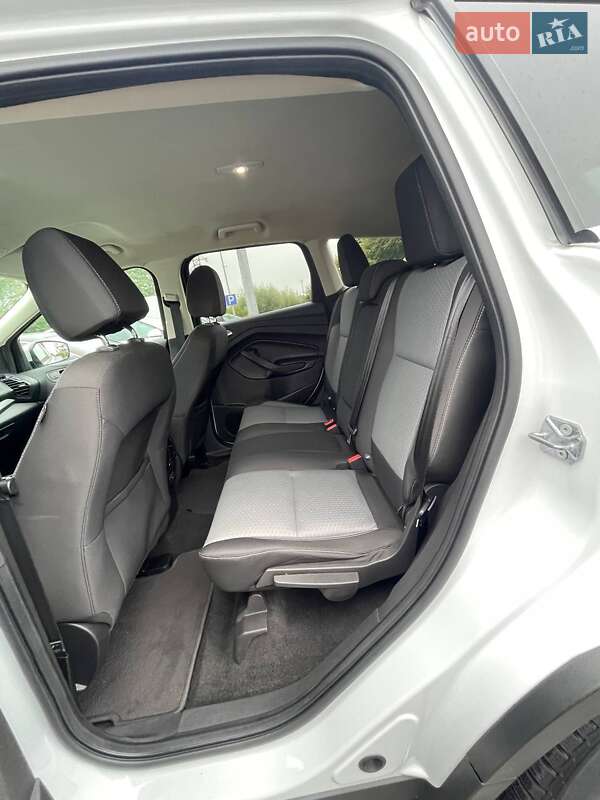 Внедорожник / Кроссовер Ford Escape 2017 в Львове
