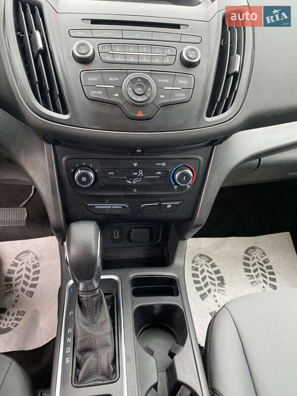 Внедорожник / Кроссовер Ford Escape 2017 в Львове