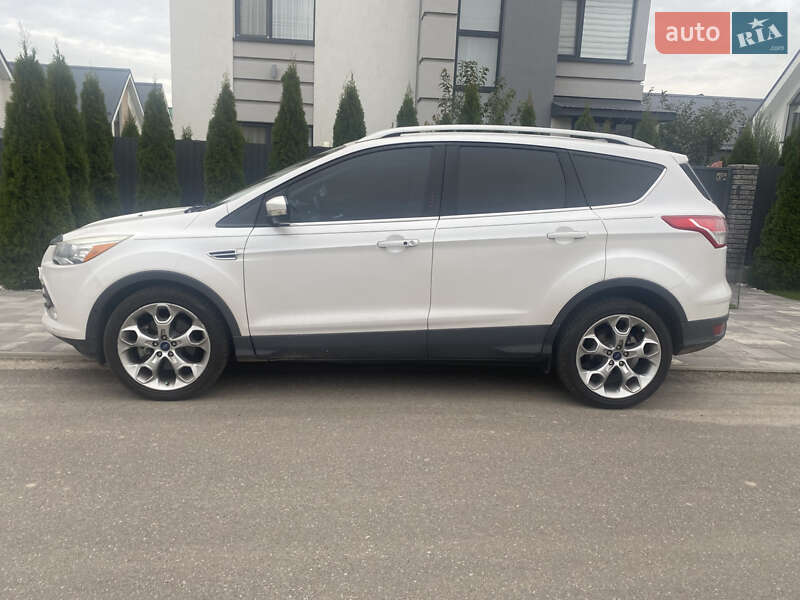 Внедорожник / Кроссовер Ford Escape 2015 в 