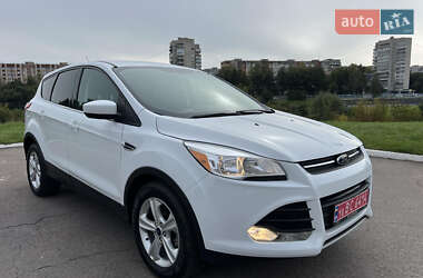 Внедорожник / Кроссовер Ford Escape 2015 в 