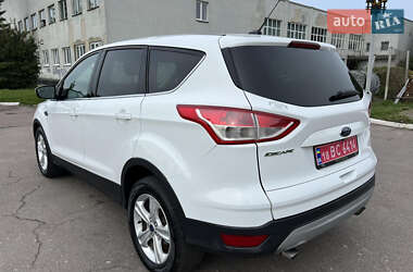 Внедорожник / Кроссовер Ford Escape 2015 в 