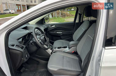 Внедорожник / Кроссовер Ford Escape 2015 в 