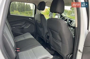 Внедорожник / Кроссовер Ford Escape 2015 в 