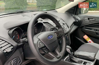 Внедорожник / Кроссовер Ford Escape 2017 в 