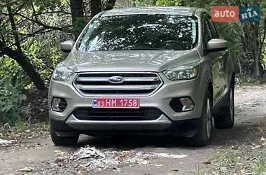 Внедорожник / Кроссовер Ford Escape 2017 в 