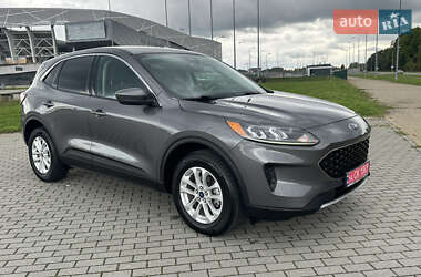 Позашляховик / Кросовер Ford Escape 2021 в 