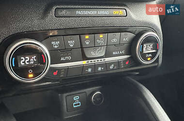 Позашляховик / Кросовер Ford Escape 2021 в 