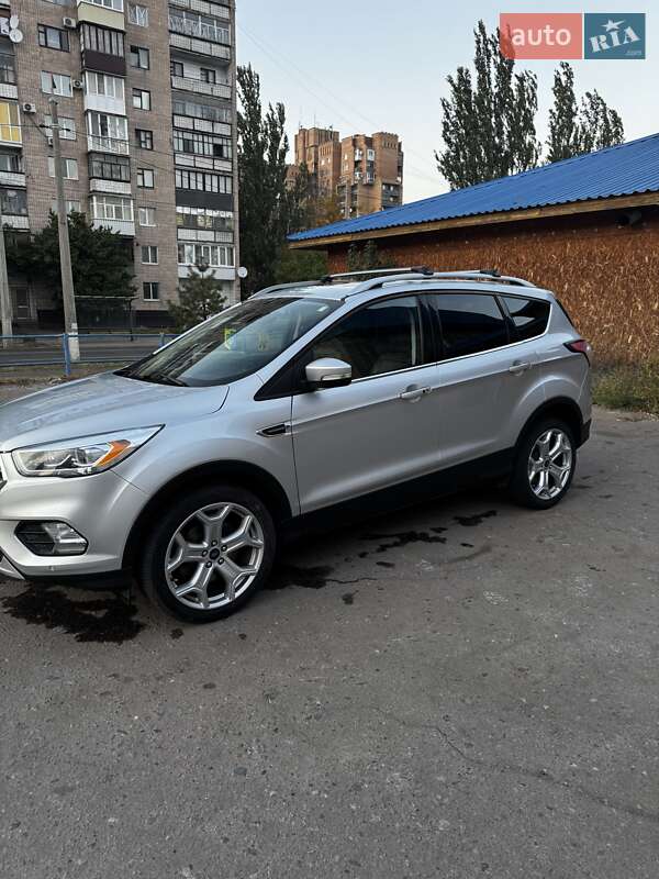 Внедорожник / Кроссовер Ford Escape 2018 в Славянске