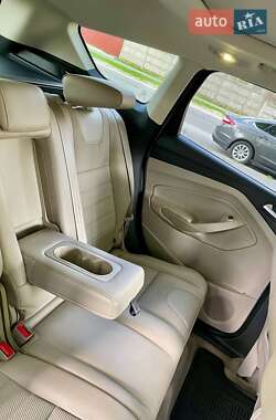Внедорожник / Кроссовер Ford Escape 2015 в 