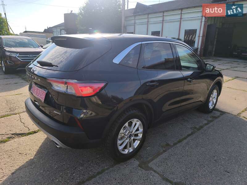 Позашляховик / Кросовер Ford Escape 2021 в Стрию