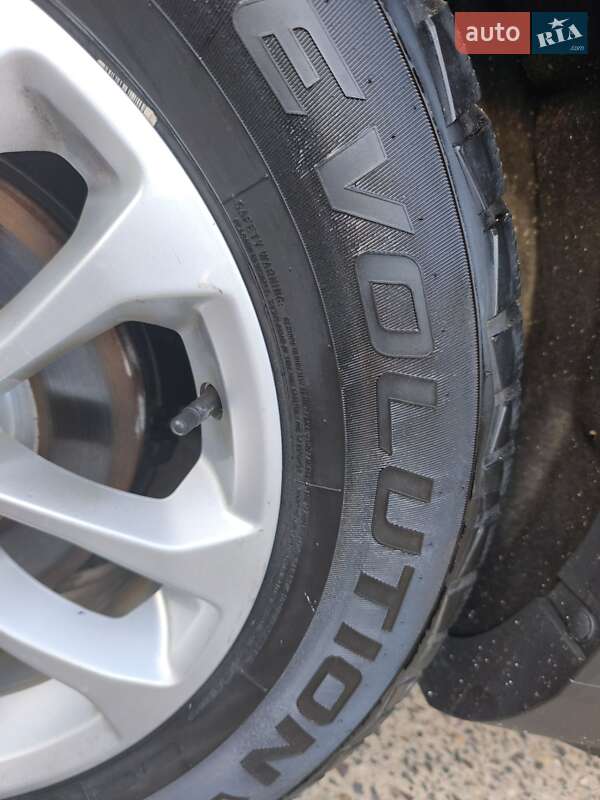 Позашляховик / Кросовер Ford Escape 2021 в Стрию