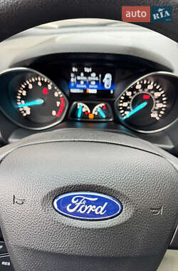 Позашляховик / Кросовер Ford Escape 2017 в 