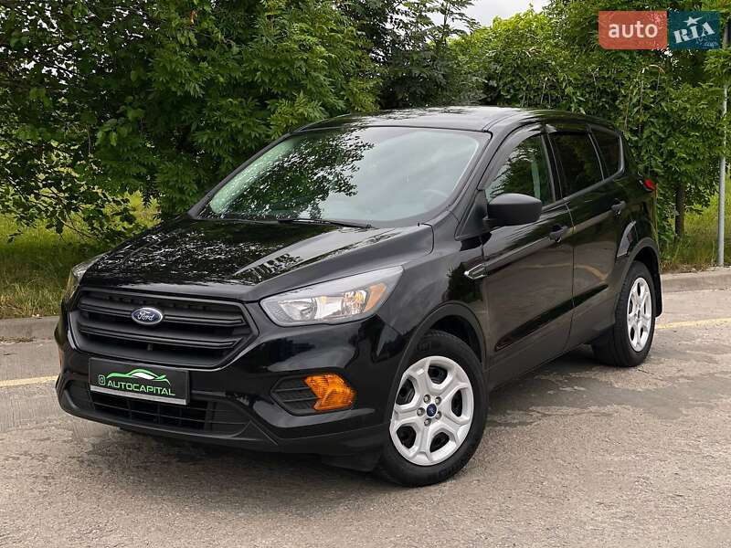 Внедорожник / Кроссовер Ford Escape 2019 в 