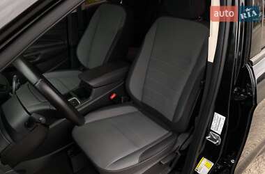 Внедорожник / Кроссовер Ford Escape 2019 в 