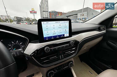 Внедорожник / Кроссовер Ford Escape 2022 в 