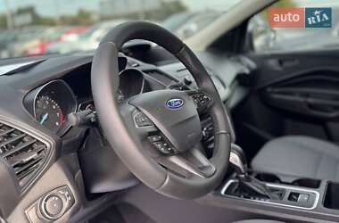 Внедорожник / Кроссовер Ford Escape 2017 в 
