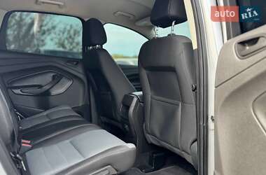 Внедорожник / Кроссовер Ford Escape 2017 в 