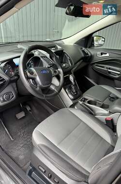 Внедорожник / Кроссовер Ford Escape 2016 в 