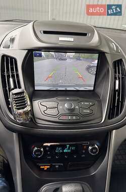 Внедорожник / Кроссовер Ford Escape 2016 в 