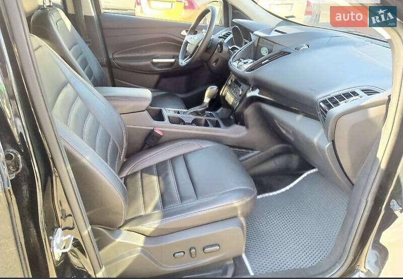 Внедорожник / Кроссовер Ford Escape 2017 в Ивано-Франковске