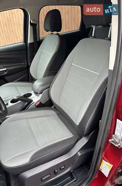 Внедорожник / Кроссовер Ford Escape 2015 в 
