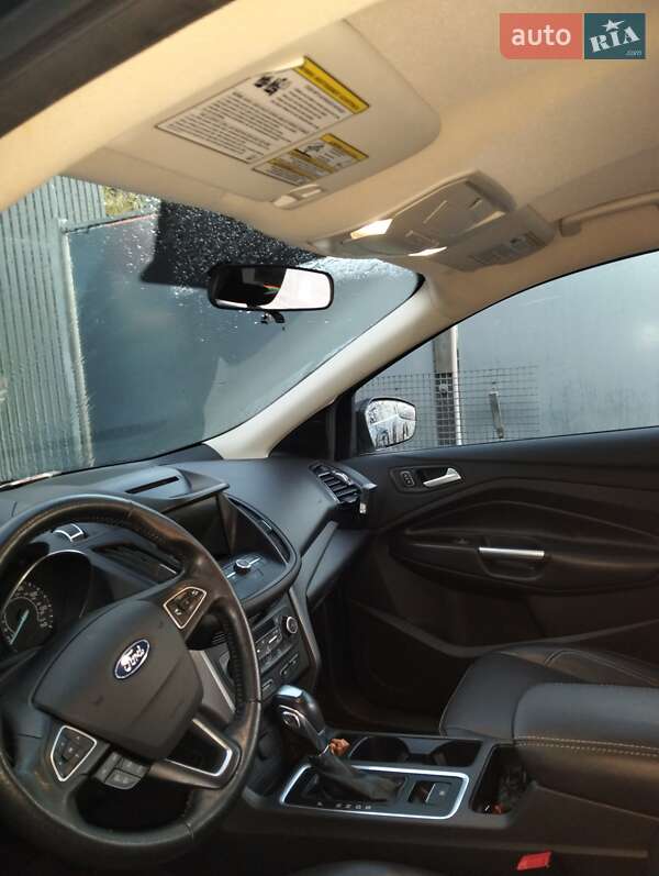 Внедорожник / Кроссовер Ford Escape 2018 в Львове