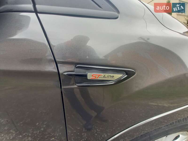 Позашляховик / Кросовер Ford Escape 2017 в Івано-Франківську