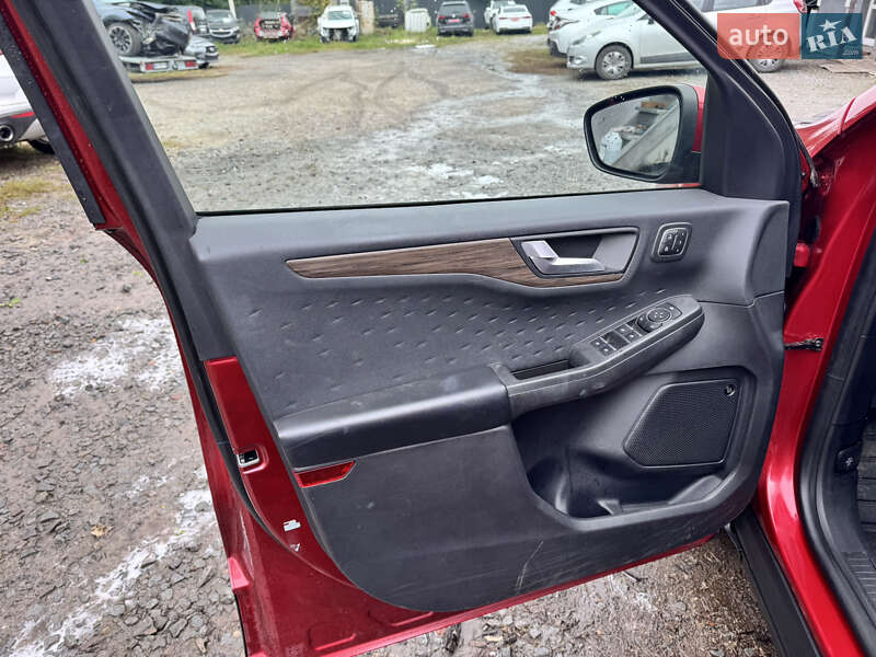 Внедорожник / Кроссовер Ford Escape 2020 в Ровно