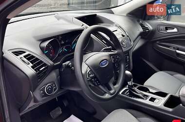 Внедорожник / Кроссовер Ford Escape 2017 в 