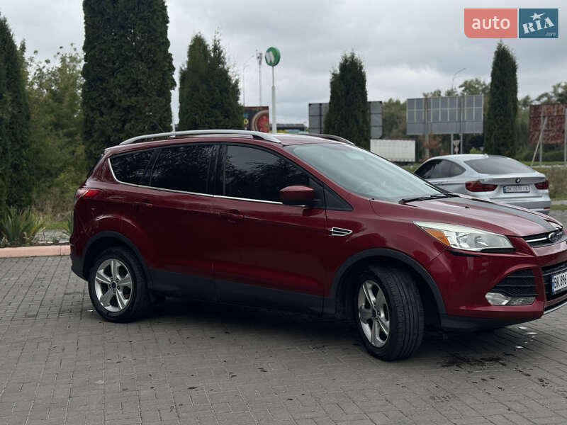 Внедорожник / Кроссовер Ford Escape 2015 в Дубно