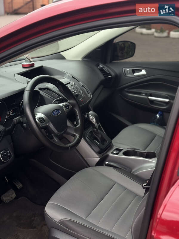 Внедорожник / Кроссовер Ford Escape 2015 в Дубно