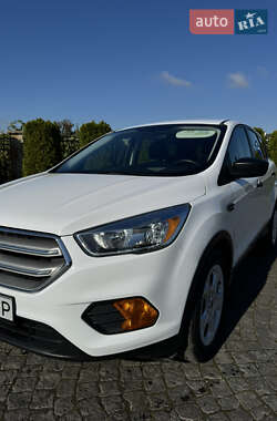 Внедорожник / Кроссовер Ford Escape 2017 в 