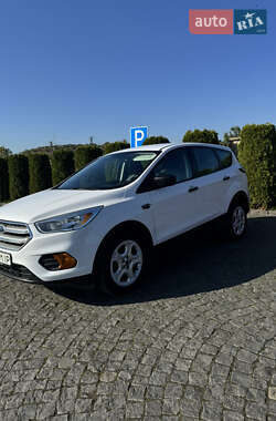 Внедорожник / Кроссовер Ford Escape 2017 в 