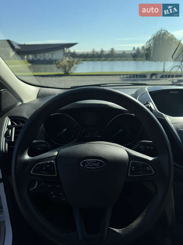Внедорожник / Кроссовер Ford Escape 2017 в Жовкве