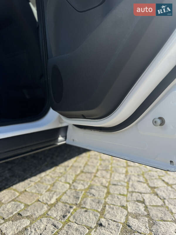 Внедорожник / Кроссовер Ford Escape 2017 в Жовкве