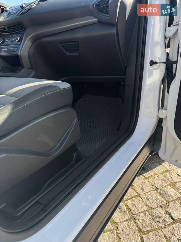 Внедорожник / Кроссовер Ford Escape 2017 в Жовкве