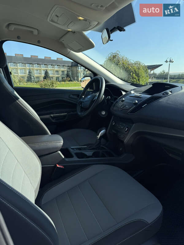 Внедорожник / Кроссовер Ford Escape 2017 в Жовкве