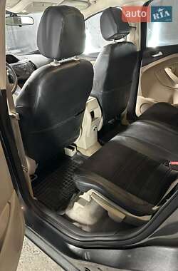 Внедорожник / Кроссовер Ford Escape 2015 в 