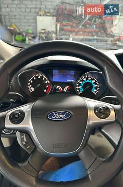 Внедорожник / Кроссовер Ford Escape 2015 в 
