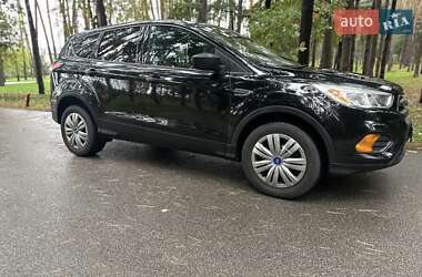 Внедорожник / Кроссовер Ford Escape 2017 в 