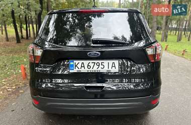 Внедорожник / Кроссовер Ford Escape 2017 в 