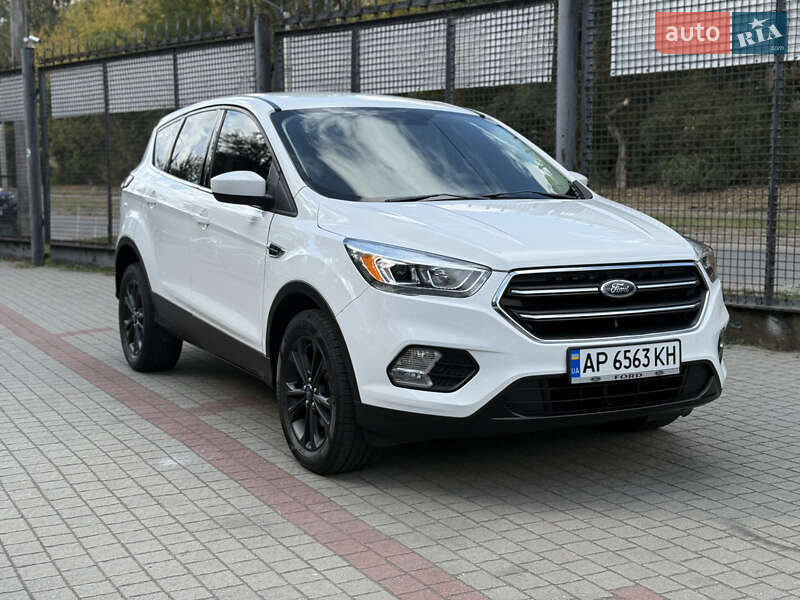 Внедорожник / Кроссовер Ford Escape 2017 в Запорожье