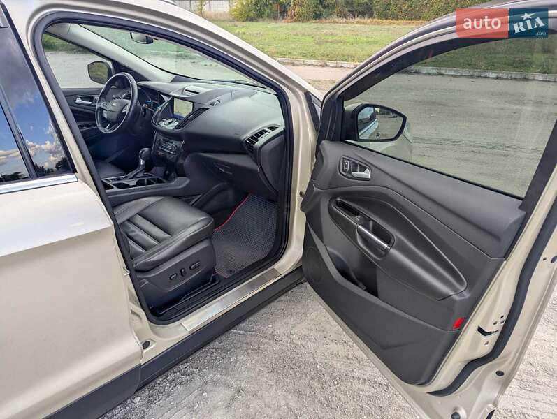 Внедорожник / Кроссовер Ford Escape 2016 в Днепре