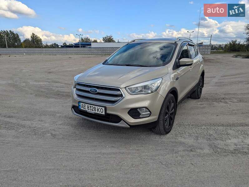 Внедорожник / Кроссовер Ford Escape 2016 в Днепре