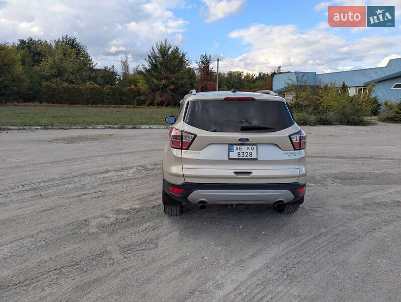 Внедорожник / Кроссовер Ford Escape 2016 в Днепре