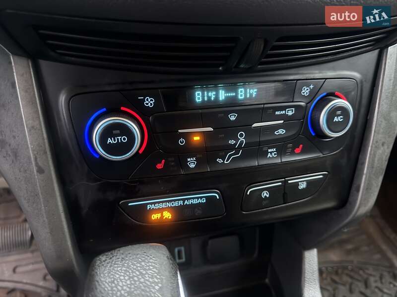 Внедорожник / Кроссовер Ford Escape 2018 в Львове