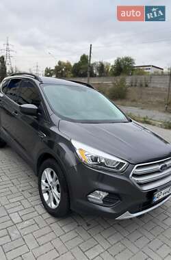 Внедорожник / Кроссовер Ford Escape 2017 в 