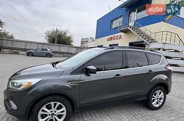 Внедорожник / Кроссовер Ford Escape 2017 в 