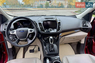 Внедорожник / Кроссовер Ford Escape 2014 в 